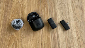 JBL Quantum Stream Wireless: Mikrofon USB-C Cepat untuk Pro Gamer dan Kreator