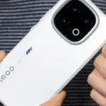 iQOO 15 Meluncur dengan Layar Samsung QHD+ dan Kamera Zoom Periskop 3x
