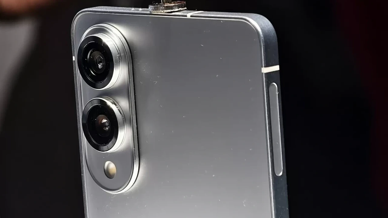 Samsung Bakal Hentikan Model Plus, Fokus Galaxy S26 Edge?